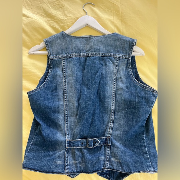 Levi’s denim vest - Picture 2 of 5